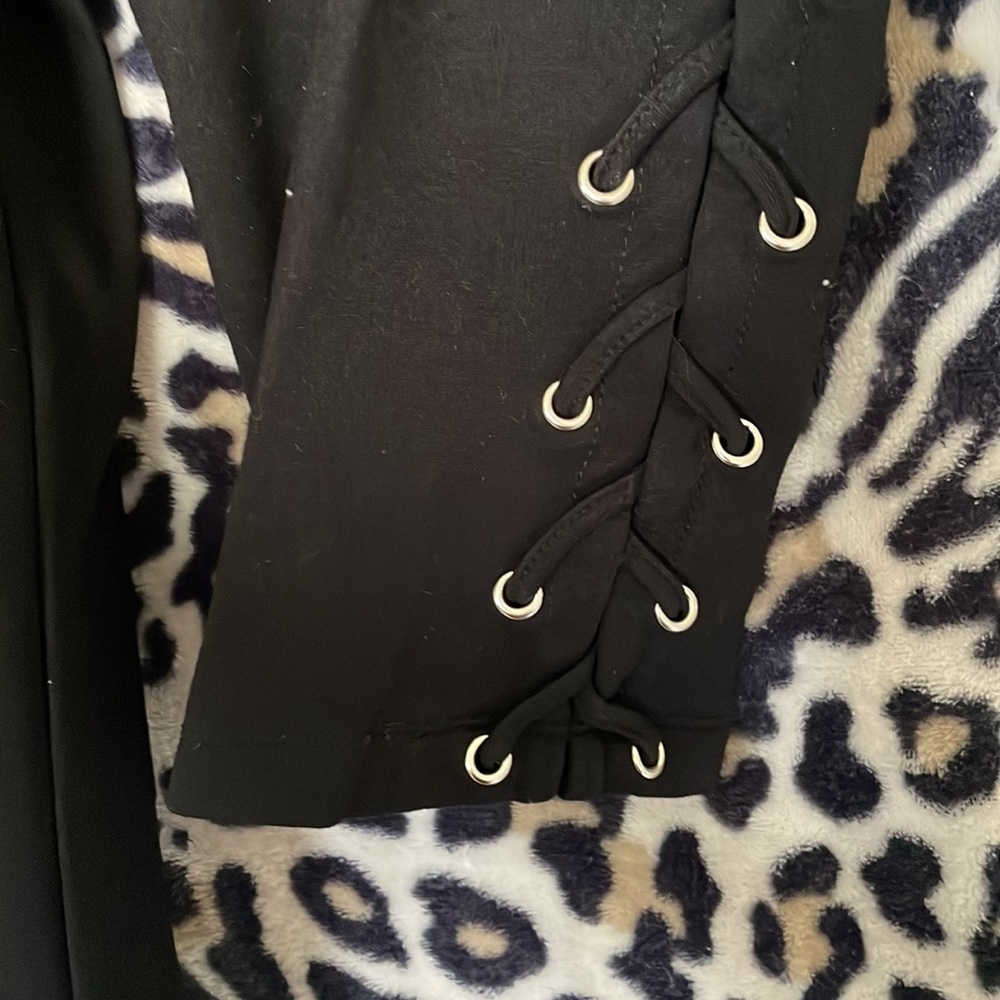 Fashion To Figure Aide Detail Pull On Leggings - Picture 3 of 3